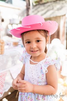 Down On The Farm Her First Birthday, Farm Fresh Recipes, Peppa Pig Party, Berry Baskets, Pig Party, Simple Centerpieces, Custom Favor, Down On The Farm