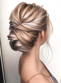 Gorgeous Updos for Beautiful Women Anyone Can Do (Trending in 2019) - HAIRSTYLE ZONE X Formal Hairstyles For Short Hair, Sanggul Modern, Trendy We Fryzurach, French Twist Updo, Blonde Updo, Granny Hair, Makeup Tip, Updo Styles, Penteado Cabelo Curto