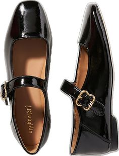 Classic Spring Flats With Buckle Closure, Chic Formal Flats For Fall, Chic Business Flats For Fall, Chic Fall Workwear Flats, Chic Flats For Business In Fall, Classic Round Toe Flats, Elegant Fitted Flats With Round Toe, Fitted Round Toe Flats For Work, Fitted Round Toe Flats For Workwear