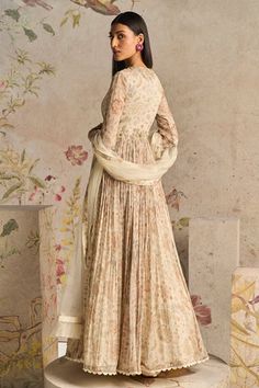 Anarkali Designs, Ridhi Mehra, Printed Anarkali, Long Anarkali, Anarkali Dress Pattern, Traditional Indian Dress, Designer Anarkali, Indian Dresses Traditional, Traditional Indian Outfits