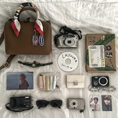 Taehyung Bag, Bag Essentials Everyday, Army Aesthetic, Everyday Bag Essentials, Everyday Carry Bag, What's In My Purse, In My Purse, Purse Essentials