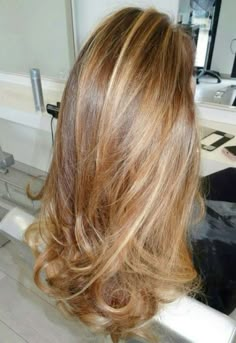 Simple Hair Layers, Ginger Hair Natural, Natural Ginger Hair With Highlights, Ginger With Blonde Highlights, Honey Hair Color, Brown Hair Looks, Honey Hair, Dyed Hair Inspiration