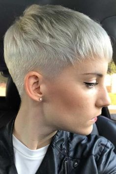 Super Short Hair Square Face, Short Choppy Pixie Haircut Round Faces, Feminine Fade Haircut, Low Fade Women Haircut, Women’s Pixie Cut, Pixie Haircut Bangs, Ultra Short Pixie Haircuts For Women, Pixie Shaved Sides, Under Cut Pixie