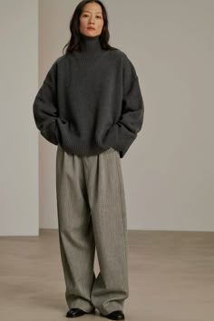 Minimalistic Outfits Winter, Long Skirt Turtleneck Outfit, Wool Jumper Outfit, Oversized Turtleneck Outfit, Oversize Sweater Outfit, Noel Outfit, Pull Outfit, Wool Sweater Outfit, Base Outfits