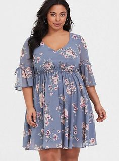 Plus Size Outfits Casual, Dresses Pictures, Plus Size Kleidung, Plus Size Wedding, Going Out Outfits, Floral Chiffon, Ladies Dress Design