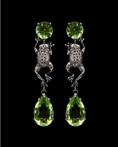 Formal Peridot Drop Earrings, Amphibians Animals, Dart Frogs, Frog Earrings, Vintage Frog, Frog Jewelry, Pet Tips, Peridot Jewelry, Reptiles Pet