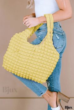 Bjux - Bolso de punto texturizado con un llamativo diseño Beach Pattern, Textured Knit, Large Bags, Four Seasons, Perfect Match, Bags Shoulder, Shoulder Bags, One Shoulder, Comfort Fit