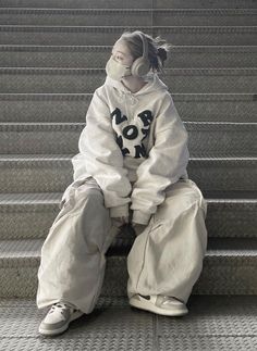 Boyish Style, Tomboy Look, Korean Streetwear, Crazy Outfits, Foto Poses