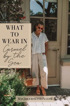 a woman standing in front of a door with the words what to wear in gondol by the sea