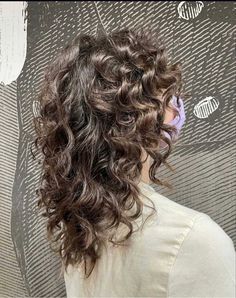 Wolf Cut On Curly Hair, Straight Wolfcut, Wolfcut Long, Curly Hair Trends, Natural Curly Hair Cuts, Layered Curly Hair, Bangs Straight, Haircut Straight, Curly Hair Photos