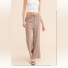 Charlie Holiday Lola Pants.Xs Trendy White Wide Leg Pants For Vacation, Trendy White Wide Leg Pants With Elastic Waistband, Trendy White Wide Leg Lounge Pants, Trendy White Pants For Day Out, Trendy White Wide Leg Pants For Day Out, Trendy White Ankle-length Wide Leg Pants, Holiday Pants, Culotte Pants, Linen Blend Pants