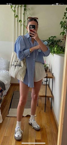 Casual Outfits Weekend, Sambas Adidas Outfit Summer, Hot Spring Day Outfit Casual, Spring Outfits With Sambas, Styling Sambas Summer, Short Outfits For Work, Summer Dresses Street Style 2023, Nyc Summer Fashion 2023, Summer Style Hot Weather