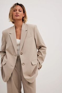 Female Clothes, Blazer Beige, Future Fashion, Oversized Blazer, Komplette Outfits, Spring 2024, Na Kd, Popular Style, Flap Pocket