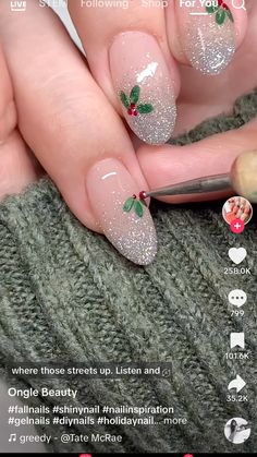 Christmas Aesthetic Nails Ideas, Festive Glitter Nails, Chrostmas Nails, Christmas Nails Design Holiday, French Christmas Nails, Green Christmas Nail Designs, Christmas Nails Aesthetic, Elf Nails, Green Nails Christmas