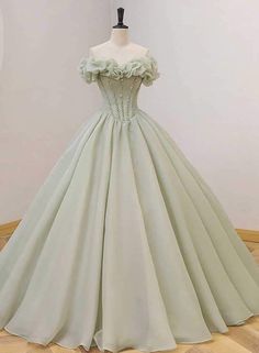 Sage Green Prom Dress, Formal Dresses Wedding, Green Ball Gown, Green Prom, Green Tulle, Prom Dress Inspiration, Cute Prom Dresses, Long Prom Dresses, Pretty Prom Dresses