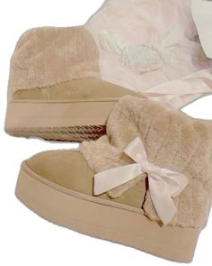 Coquette Ugg Boots, Bow Uggs Aesthetic, Coquette Christmas List, Cute Outfits With Uggs, Pink Bow Uggs, Wishlist Coquette, Sherpa Uggs, Uggs Bow, Uggs Coquette