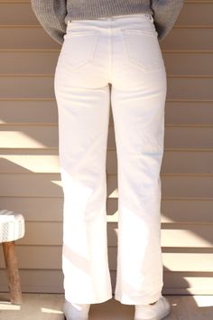 Stay comfortable with our Frosty High Rise Wide Pants- Cream! With tummy control and stretch fabric, this is sure to become your go-to wardrobe staple. 98% Cotton 2% Spandex Rise 11" | Inseam 32 1/2" Krista is wearing a size 5 Krista's measurements: Waist- 27" Hips- 40" Height- 5'10" Bust- 34" (Typically a Medium) Pants Cream, Wide Pants, White Sand, Rhodes, Wardrobe Staples, Stretch Fabric, High Rise, Spandex, Boutique