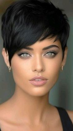 Haircuts Trendy, Hairstyles For Summer, Trendy Short Hairstyles, Short Choppy Haircuts, Longer Pixie Haircut, Pixie Haircut For Thick Hair, Short Hair Trends