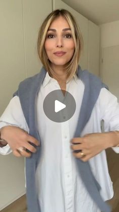 @fashion.wicked on Instagram: "How to tie your sweater! 🩵 Save for later! @sin.peri   #howtostyle #sweater #tie #stylingtips" Fashion Mistakes Woman, Kitchen Ideas Modern, Tshirt Makeover, Upcycle Clothes Diy