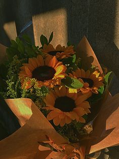 ... Virtual Flowers, Sunflowers And Daisies, Boquette Flowers, Nothing But Flowers, Flower Therapy, Beautiful Bouquet Of Flowers, Luxury Flowers, Yellow Aesthetic