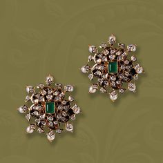 Diamond Jimikki, Studs Earrings Gold India, Diamond Earrings Indian, Small Earrings Gold, Gold Earrings Indian, Antique Gold Earrings, Gold Jewels Design