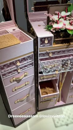 Dresser Room, Atomic Kitty, Lv Luggage, Gold Palace, Chanel Decor, Stone Mansion, Makeup Artist Kit, Luxury Bags Collection, Louis Vuitton Purse