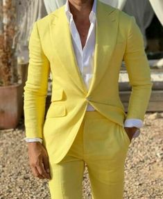 Men Linen Suits, Mens Casual Suits, Slim Fit Coat, Yellow Suit, Suits Men Business, Suit Ideas, Groom Tuxedo, Slim Fit Tuxedo, Linen Suits