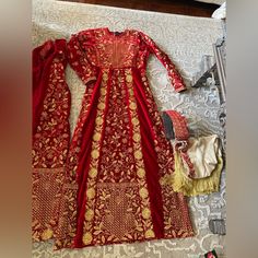 Two Piece Thobe That Can Be Worn With Or Without Over Skirt. Shawl And Belt Included Dresses Velvet, Over Skirt, Detachable Skirt, Bridal Belt, Velvet Dress, Shawl, Two Piece, Bee, Velvet