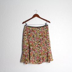 Sigrid Olsen Elegant Floral Skirt. Hidden Zip On The Back, Sits At Waist, Lightweight Chiffon, Lined. Size - 8 Petite Waist Band - 15" (Measured At The Top Of Waist Band From Side To Side) Length - 23" Across The Hip Area - 20" Across The Bottom/Hem - 32" Material - 100% Polyester (Machine Wash Cold) Condition - New With Tag Pink Chiffon Skirt With Lined Detail, Pink Chiffon Skirt With Lining, Pink Chiffon Lined Skirt, Pink Floral Print Chiffon Skirt, Pink Chiffon Bottoms For Spring, Pink Chiffon Skirt With Floral Print, Pink Silk Pleated Skirt, Pink Flowy Chiffon Skirt, Pink Relaxed Silk Skirt