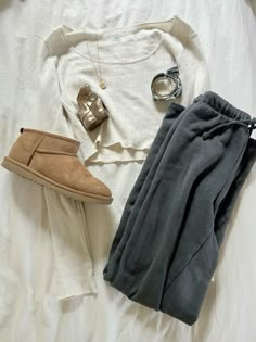 #lounge #loungewear #brandy #brandyusa #brandymelvilleusa #brandymelvilleoutfits #brandymellville  #uggs #uggshoes #soft #softgirl #softgirlaesthetic #softgirloutfit #softgirlera #cleangirl #cleangirlaesthetic #cleangirlcore #cleangirlscent #cleangirlstyle Fall Outfits Layout, Brandy Outfits, School Sets, Cute Outfits For School