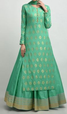 Saree Turned Into Gown, Banarasi Saree Reuse Ideas, Silk Saree Dress Design Ideas, Saree One Piece Gown, Brocade Punjabi Suit, Dhoti Salwar Suits, Dhoti Salwar, Orang India, Silk Kurti Designs