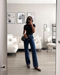 Black Ballet Flats Outfit Jeans, Black Bag Outfit Casual, How To Style Black Ballet Flats, Edgy Ballet Flats Outfit, Ballet Flat Outfit 2024, Jeans Ballet Flats Outfit, Outfits With Flats And Jeans, Outfit Ideas With Flats, Black Flats Outfit Fall