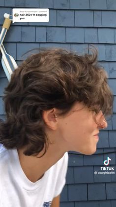 Shag Mullet Wavy Hair Short, 90s Skater Haircut, Queer Mullet Long, Short Curly Haircuts Masc Women, Short Wolfcut Wavy Hair, She Mullet, Short Hair Thick Wavy, Short Wolfcut Hairstyles, Indie Mullet