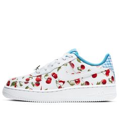 Nike Air Force 1 Low'Cherry' GS White/White/University Blue/Track Red CJ4094-100 Jordan 11 Women, Air Force One Shoes, Vapour Max Nike, Air Jordans Women, Nike Sacai, Low Air Jordan 1, Nike Air Shoes, Womens Air Jordans, Jordans Women