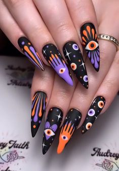 Tarot Card Nail Art, Nails Shooting Ideas, Fall Goth Nails, Witch Craft Nails, Voodoo Nails, Dark Moody Nails, Witch Aesthetic Nails, Complex Nail Designs, Witchy Nail Designs