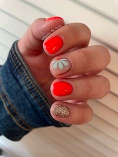 Dnd Nails, Simple Nail Art Ideas, Simple Nail Art, Subtle Nails, Minimalist Nail Art, Daisy Nails, Modern Nails, Simple Nail, Crystal Nails