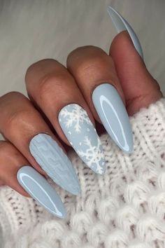 Nail Design Ideas Winter, Blue Winter Nails, Sweater Nail Art, Christmas Sweater Nails, Xmas Nail Designs, Snowflake Nail Design, Christmas Nail Art Ideas, Nail Types