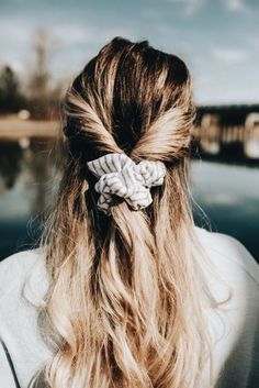 how to wear a scrunchie; half up half down hair style with a scrunchie Half Up Half Down Hair, Down Hairstyles, Hair Day