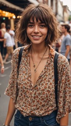 Shaggy Layered Bobs With Bangs, Bob With Mini Fringe, Medium Length Shag Hairstyles With Bangs, Wavy Bob With Bangs Round Face, Bob And Bangs Hairstyles, Shaggy Bob Thick Hair, Shaggy Bob Bangs, Shaggy Bangs Short Hair, Shaggy French Bob