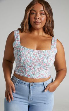 Trendy Crop Top With Adjustable Straps And Square Neck, Summer Floral Print Crop Top With Square Neck, Square Neck Top With Straps For Spring, Square Neck Tops With Straps For Spring, Multicolor Floral Print Cotton Crop Top, Cropped Corset Top, Cropped Corset, Cute Date, Fitted Bodice