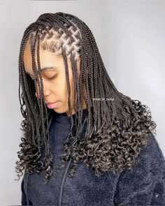 Short Curly Box Braids For Black Women, Cute Box Braids Hairstyles Short, Short Braided Hairstyles With Curls, Shoulder Length Knotless Box Braids With Curls, Box Braids Hairstyles Medium With Curls, Smedium Box Braids For Black Women, Short Medium Knotless Braids With Curls, Short Braid With Curls, Short Braids Curly Ends