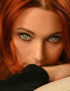 Woman With Red Hair, Red Hair Green Eyes, Most Beautiful Eyes, Lovely Eyes