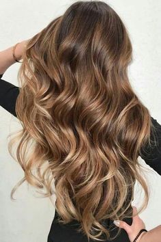 Blonde Tones, Shoulder Hair, Frontal Hairstyles, Winter Hair Color, Trendy Hair Color