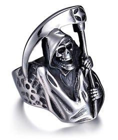 Brave death with this ring bearing the image of the great reaper! "deep down, no one believes in his own death, and in his unconscious, everyone is convinced of his immortality." This reaper skull ring is an old artifact representing the reaper more known as “The Death”. As you may know, this mythological character always walks with his mower to collect the dead souls with it, and wearing his black cloak and this amazing ring added some folds to make it more realistic. The reaper face is pretty Punk Rock Jewelry, Mens Skull Rings, Ring Bear, Skull Rings, Biker Rings, Punk Jewelry, Vintage Punk, Skull Head, Vintage Gothic