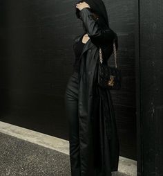 Elegant Outfits For Women, Internal Beauty, Elegant Fits, Dark Luxury, Black Closet, Moody Aesthetic, Dark Feminine Aesthetic, Dark Feminine, Feminine Aesthetic