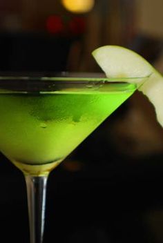 Apple Martini Recipe, Apple Pucker, Apple Martini, Peach Schnapps, Global Cuisine, News Flash, Pretty Drinks, Martini Cocktail