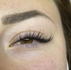 Hybrid Lash Extensions Wispy, Natural Cat Eye Lash Extensions, Simple Lashes, Lash Extensions Natural, Natural Lash Extensions, Fake Eyelashes Natural, Eyelash Extensions Classic, Evening Eye Makeup