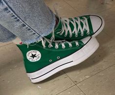 Converse Verdes, Girls Converse, Trendy Shoes Sneakers, Hype Shoes