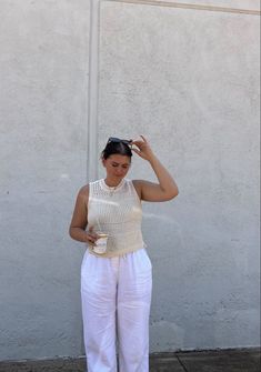 Summer Bar Outfits Midsize, Casual Summer Pants Outfits, White Linen Pants Outfit Midsize, Curvy Summer Outfits Aesthetic, Mom Midsize Outfits, Summer 2024 Midsize, Midsize Photoshoot Outfit, Fashion Outfits Midsize Summer, Midsize Pants Outfit