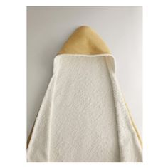 Cotton hooded baby towel with floral details. Yellow Towels, Hooded Baby Towel, Baby Towel, Dress Hairstyles, Shirt Blouses Tops, Leather Shirt, Hooded Towel, Dress With Cardigan, Event Dresses